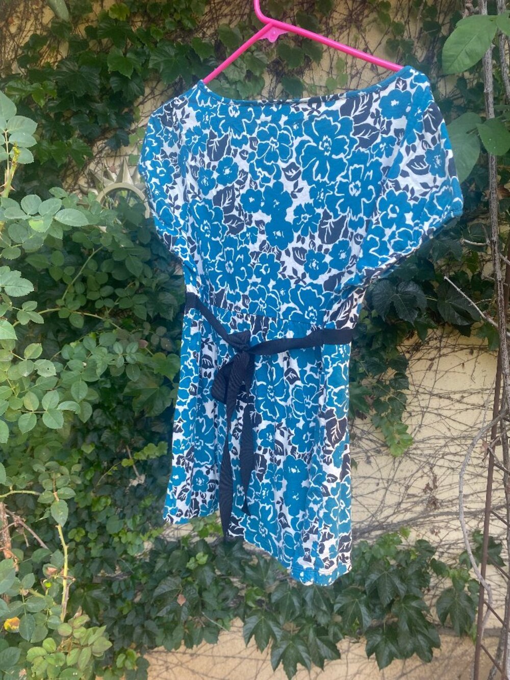 Loft Tropical Floral Pattern Blue and White Short Sleeved Top - Size Large - Picture 6 of 10